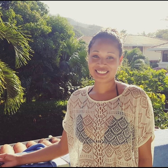 Meet your Posher, Liz - Picture 1 of 3